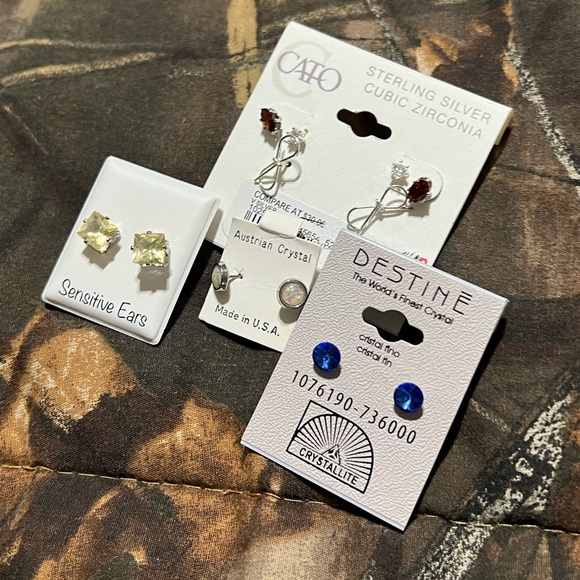 Blue Crystal Earrings - Picture 1 of 8